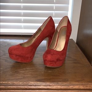 Platform burnt orange reddish pump never worn